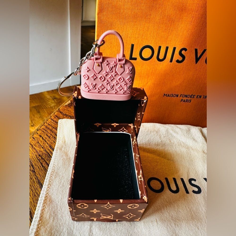 Louis Vuitton Bundle! Brown Epi leather Wallet, Bag, Dustbag, Fashion Keychain - Picture 7 of 12